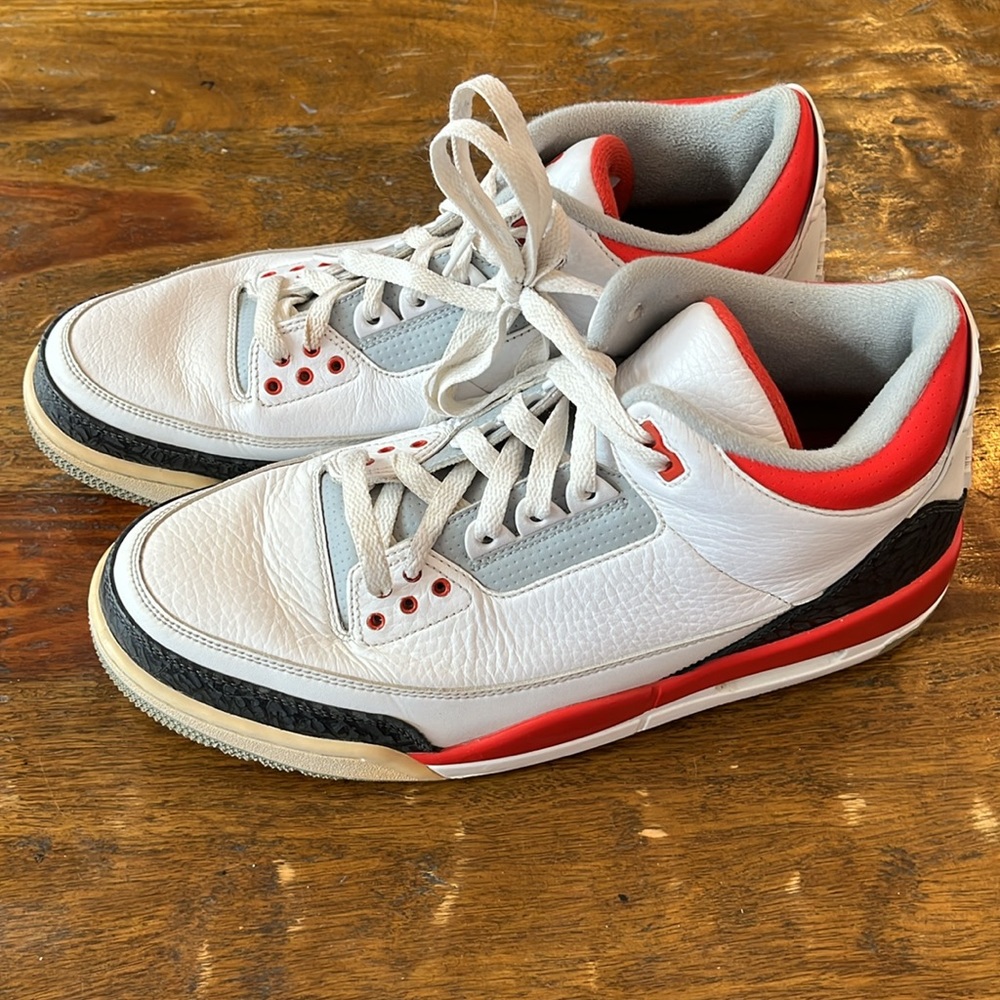 Nike Air Jordan 3 retro fire red mid sneaker 136064-120 men’s- like new!
